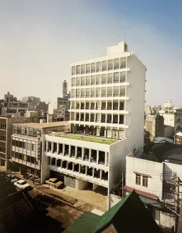 昭和46年 千代田区神田小川町に本社を移転