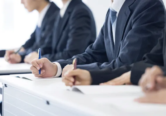 まずは研修からスタート!