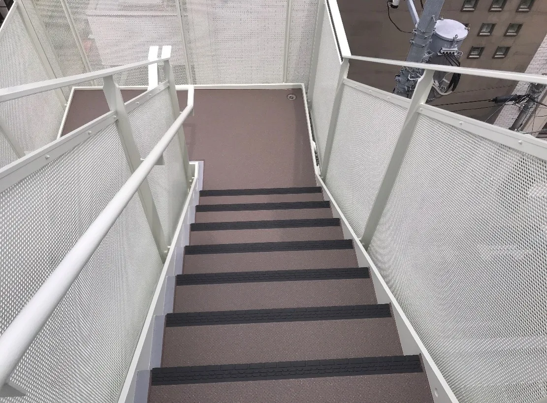 新規：防滑性ビニル床シート（新設）